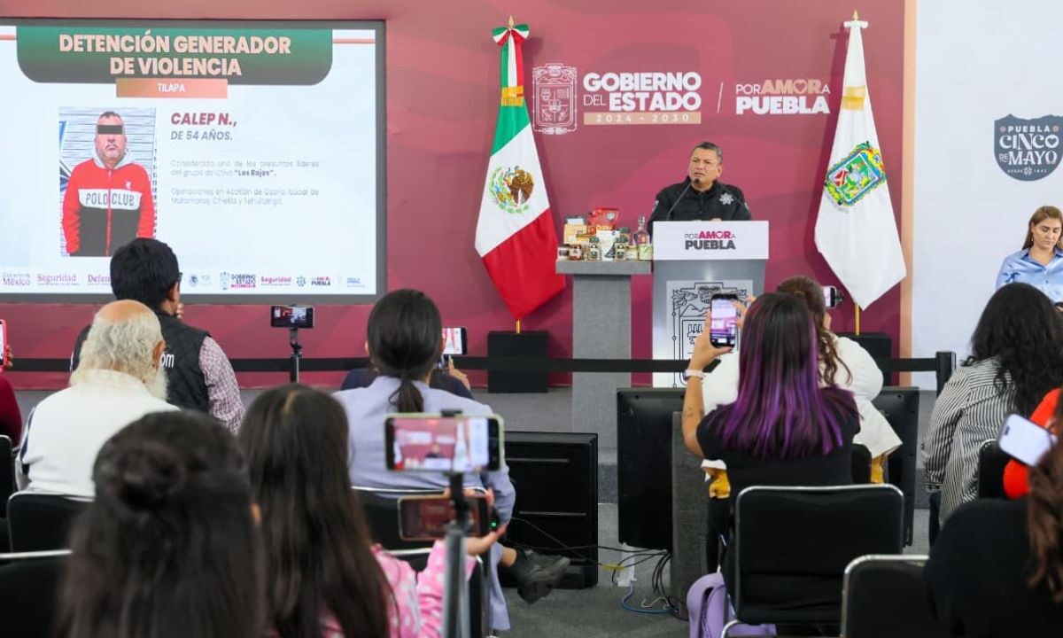 El secretario de Seguridad Pública, Francisco Sánchez, informó que el alcalde de Tehuitzingo reconoció una pérdida de confianza en el mando.