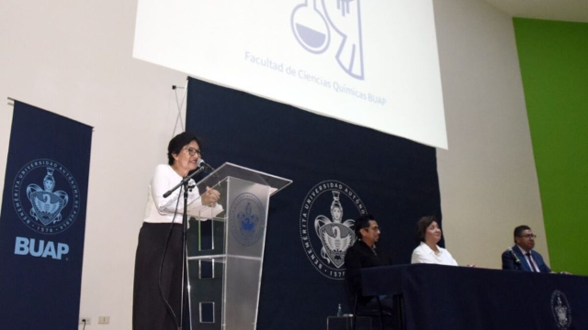 El encuentro 'Biotecnología, en el hoy y para el futuro', el cual fue inaugurado por la Rectora de la BUAP, Lilia Cedillo Ramírez.