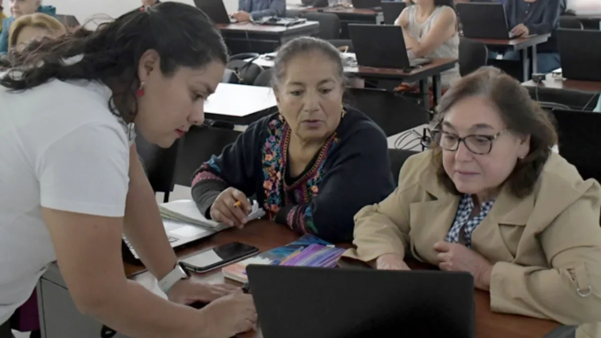 La Universidad para Adultos de la BUAP (UpA) abre las puertas a adultos mayores de 25 años con talleres, cursos, diplomados y licenciaturas.