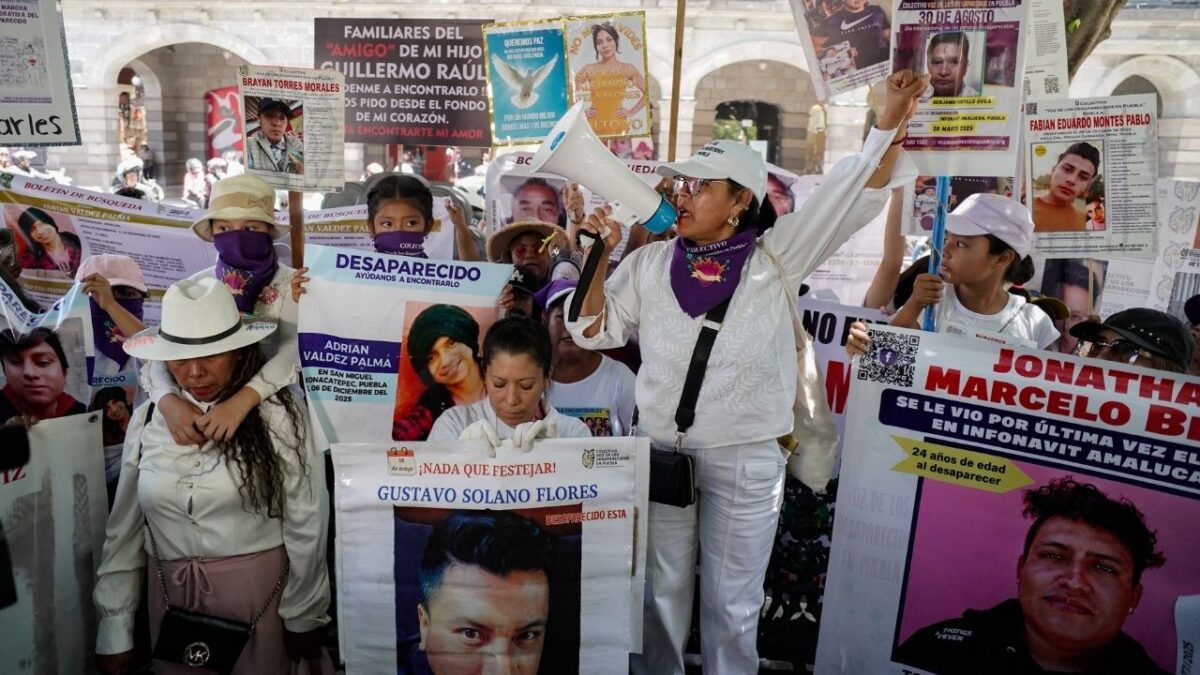 Los allegados de los desaparecidos reprochan que las mesas de diálogo, comisiones y leyes no son suficientes para atender la crisis social.
