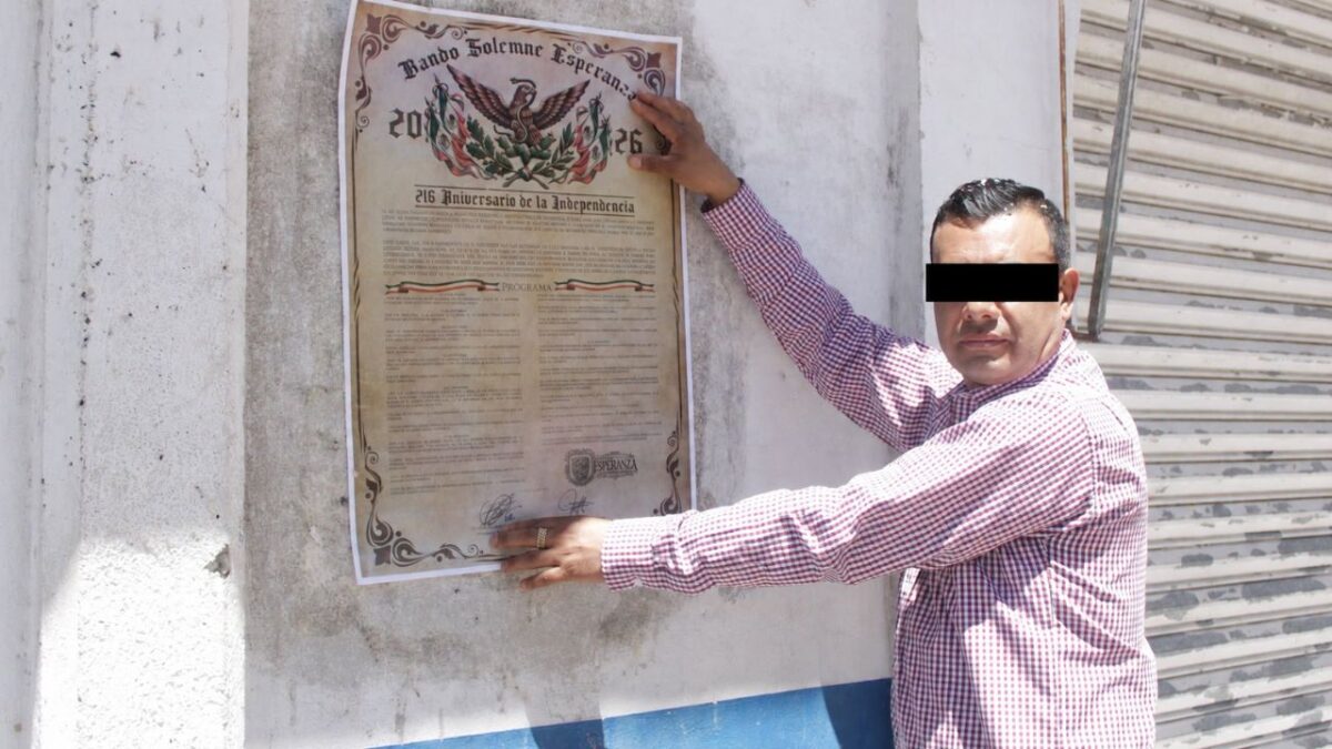 El secretario Omar García Harfuch confirmó la captura del edil de Esperanza, su hermano y otros presuntos integrantes de un grupo criminal.