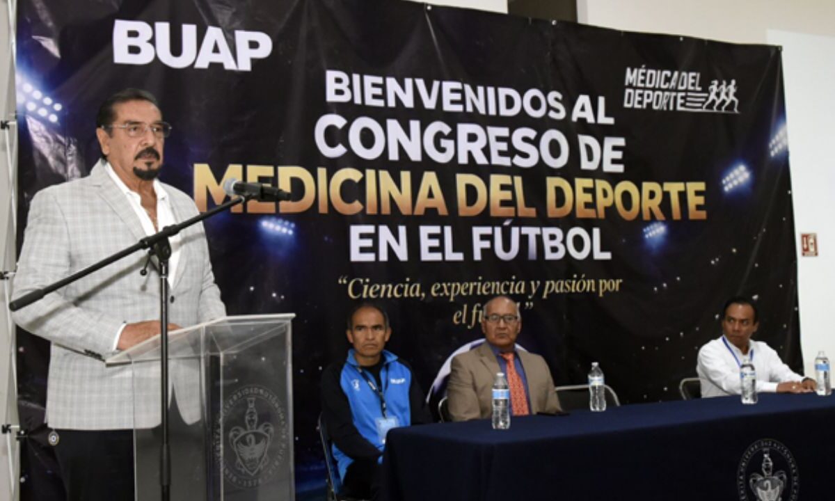 La BUAP lleva a cabo el Primer Congreso Internacional de Medicina Deportiva Aplicada al Fútbol, este 10 y 11 de septiembre.