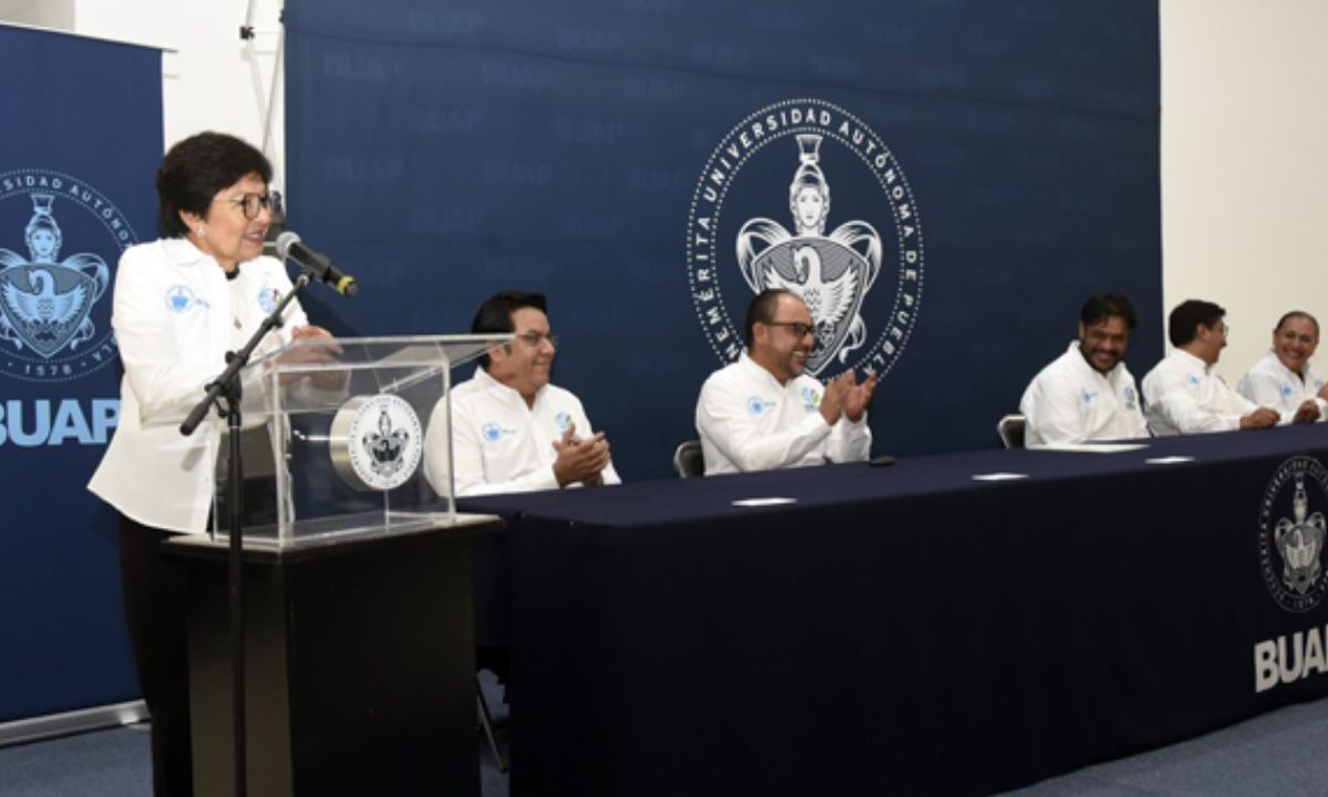 Es una propuesta estratégica orientada a fortalecer el desarrollo profesional y la formación continua del personal universitario de la BUAP.