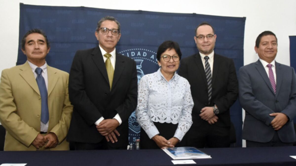 El director de la Facultad de Ciencias de la Electrónica de la BUAP, José Francisco Portillo Robledo, rindió su Tercer Informe de Labores.